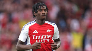 Man Utd confirm signing & shirt number of Arsenal wonderkid Ayden  4